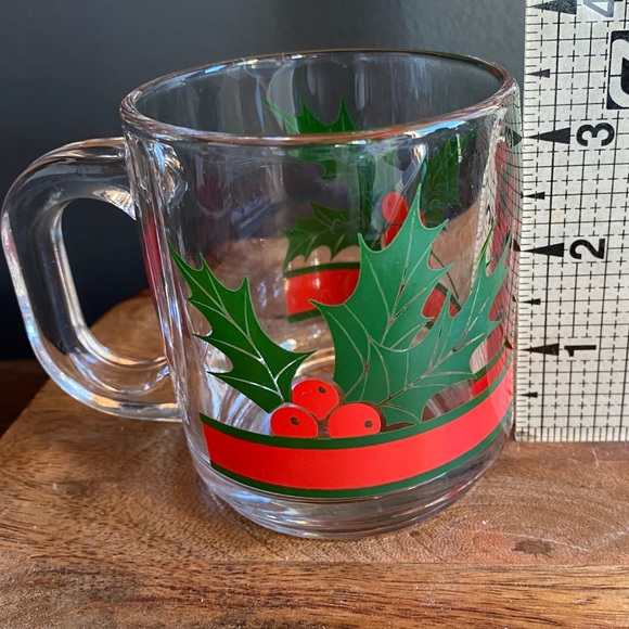 2 Vintage Christmas Mugs Red and Green Holly Berry - Picture 5 of 12